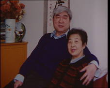 并在"长征"一号的设计中提出了火箭三级与二袁家军老婆李小萌; 师