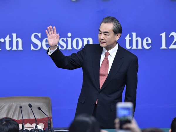 我国经济总量升到第二位_经济总量全球第二图片(3)
