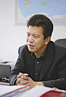 石嘴山市发改委副主任常贵生 摄影/李靖