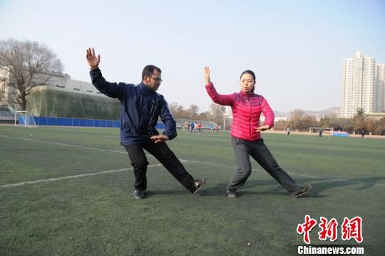 埃及青年学习中国“十八般”武艺（图）