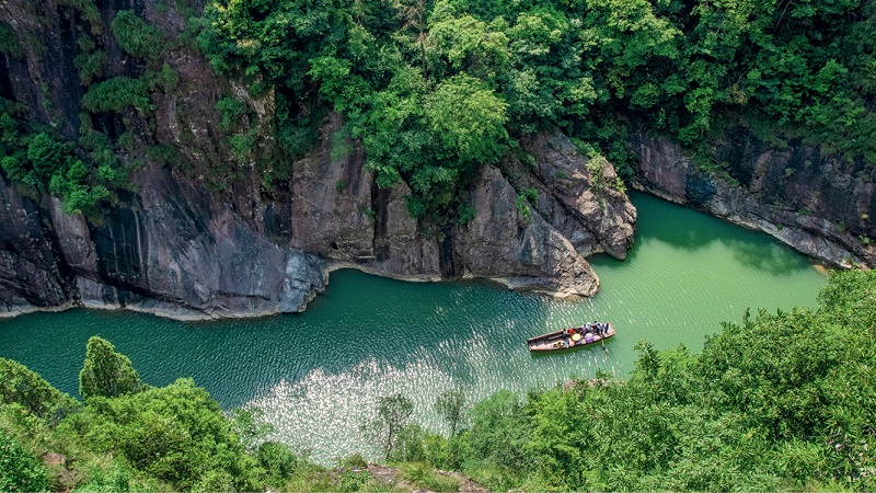 Qiandao Lake: A Thousand Isles of Serenity