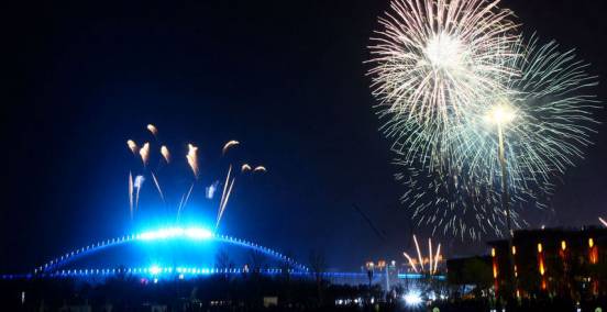 Fireworks explode over the Shanghai World Expo site during a rehearsal for its opening ceremony April 27, 2010.