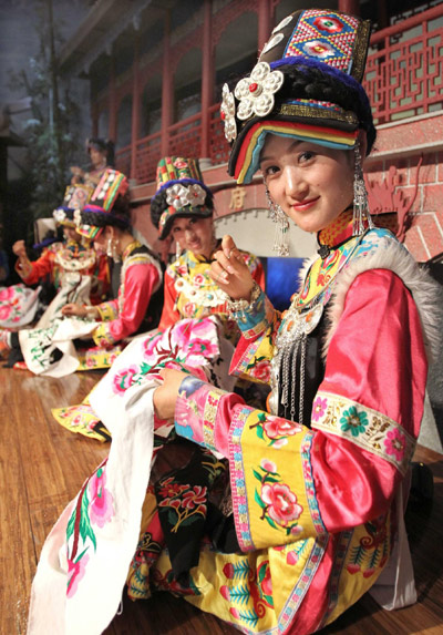 China's ethnic culture shines at Expo China's ethnic culture shines at Expo