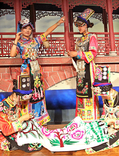 China's ethnic culture shines at Expo China's ethnic culture shines at Expo