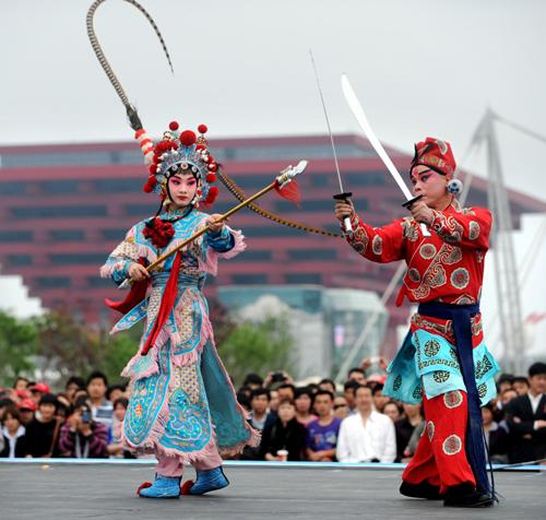 Chinese opera staged in Expo Site